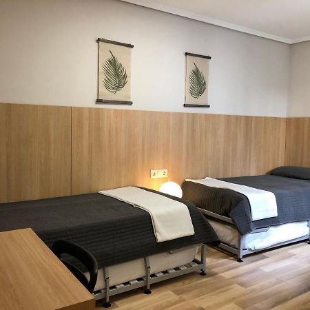 Bearan Bar & Rooms Пампона Екстериор снимка