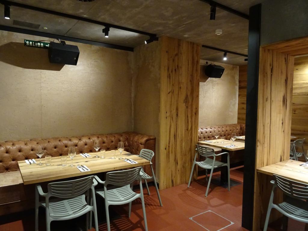 Bearan Bar & Rooms Пампона Екстериор снимка