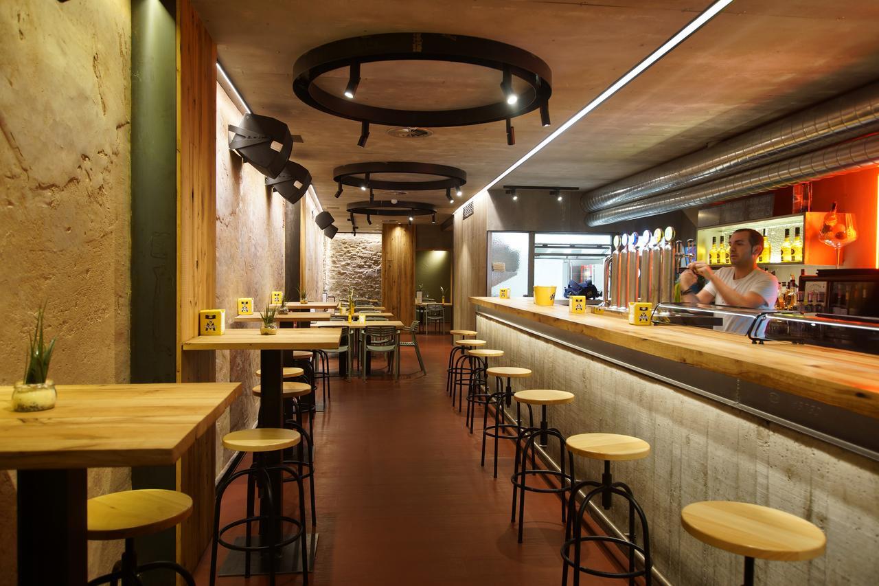 Bearan Bar & Rooms Пампона Екстериор снимка