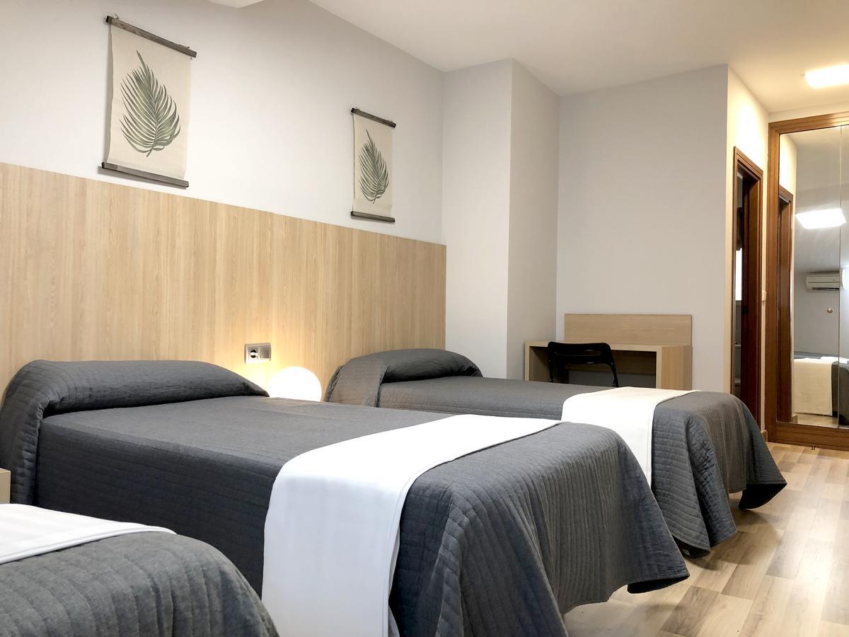 Bearan Bar & Rooms Пампона Екстериор снимка