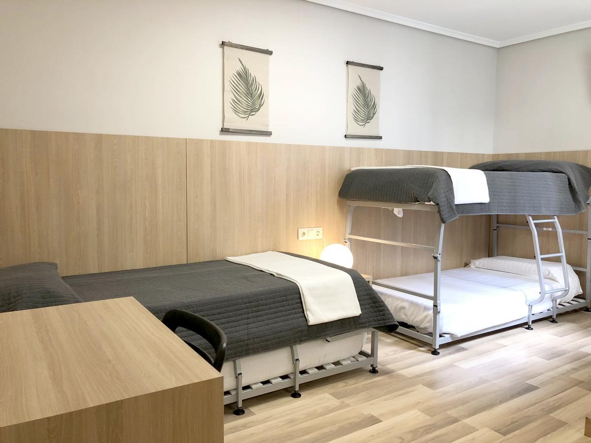 Bearan Bar & Rooms Пампона Екстериор снимка