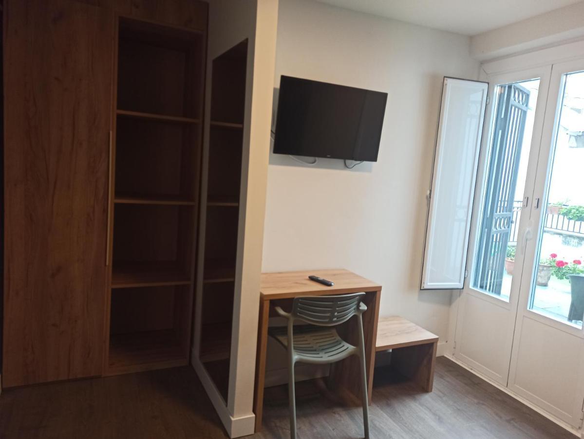 Bearan Bar & Rooms Пампона Екстериор снимка