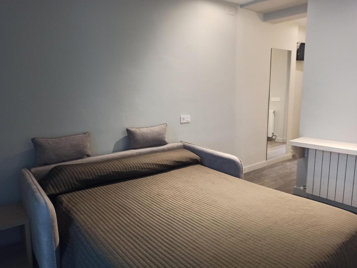 Bearan Bar & Rooms Пампона Екстериор снимка