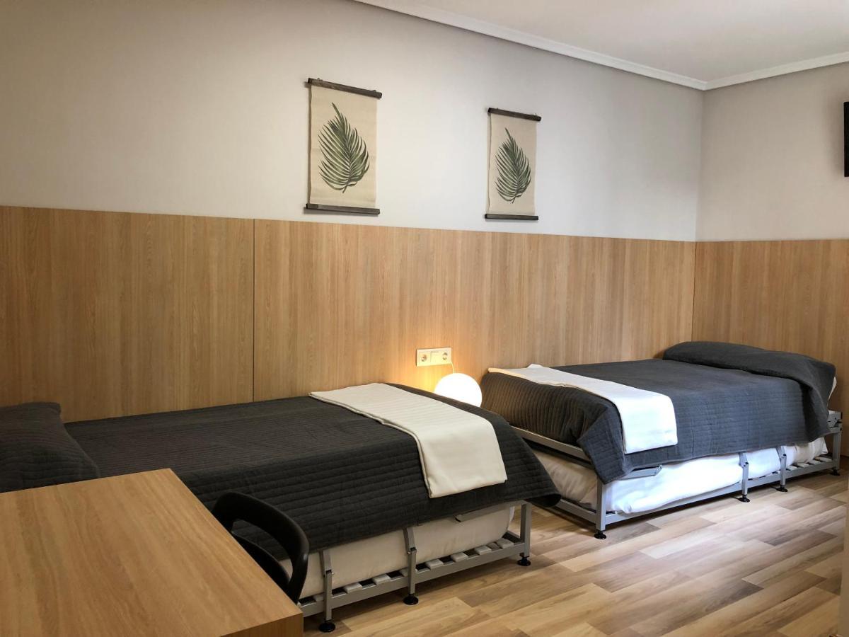 Bearan Bar & Rooms Пампона Екстериор снимка